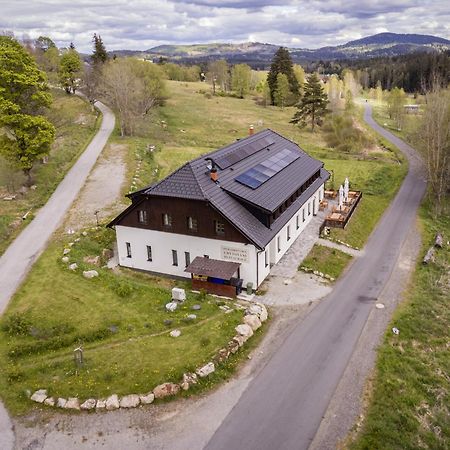 Hotel Dvur Liskovy Vrch Strazny Esterno foto