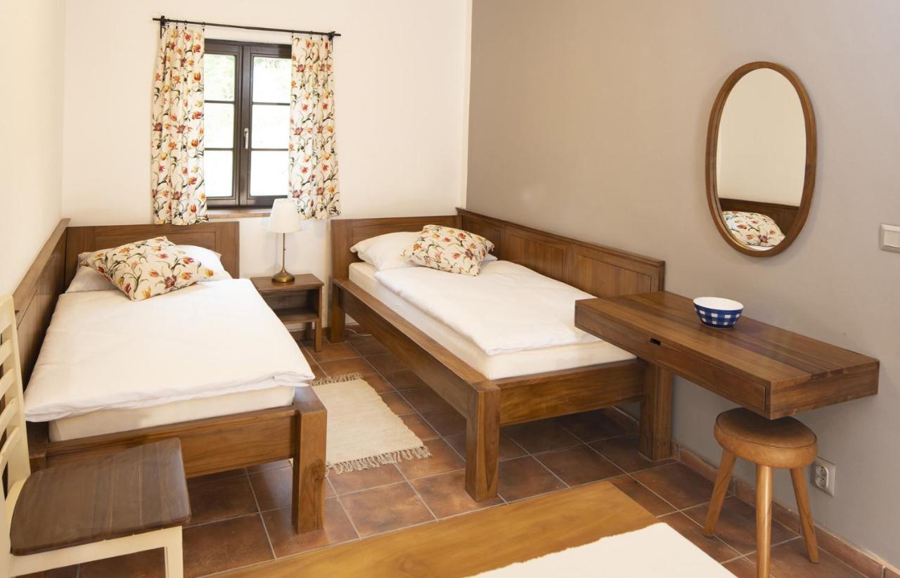 Hotel Dvur Liskovy Vrch Strazny Esterno foto
