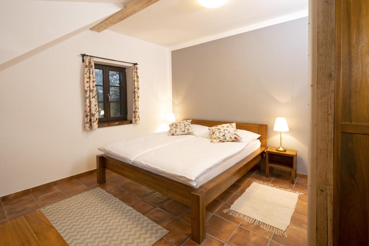 Hotel Dvur Liskovy Vrch Strazny Esterno foto