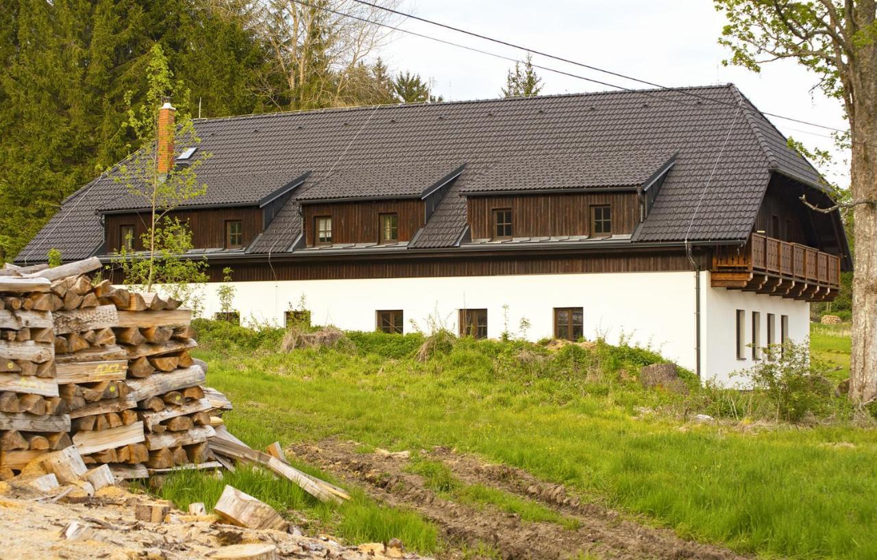 Hotel Dvur Liskovy Vrch Strazny Esterno foto