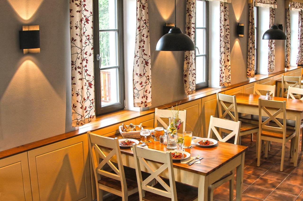 Hotel Dvur Liskovy Vrch Strazny Esterno foto