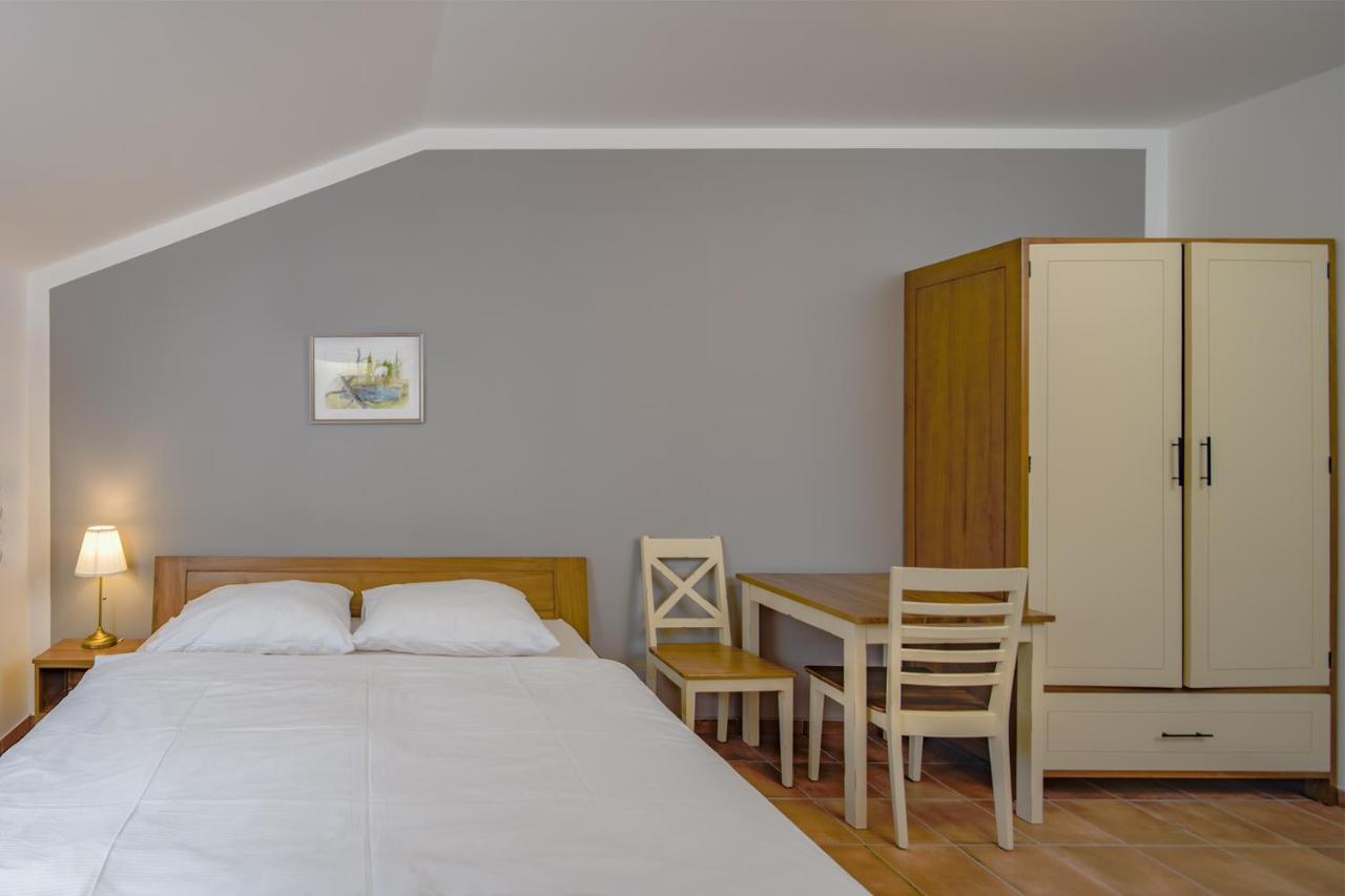 Hotel Dvur Liskovy Vrch Strazny Esterno foto
