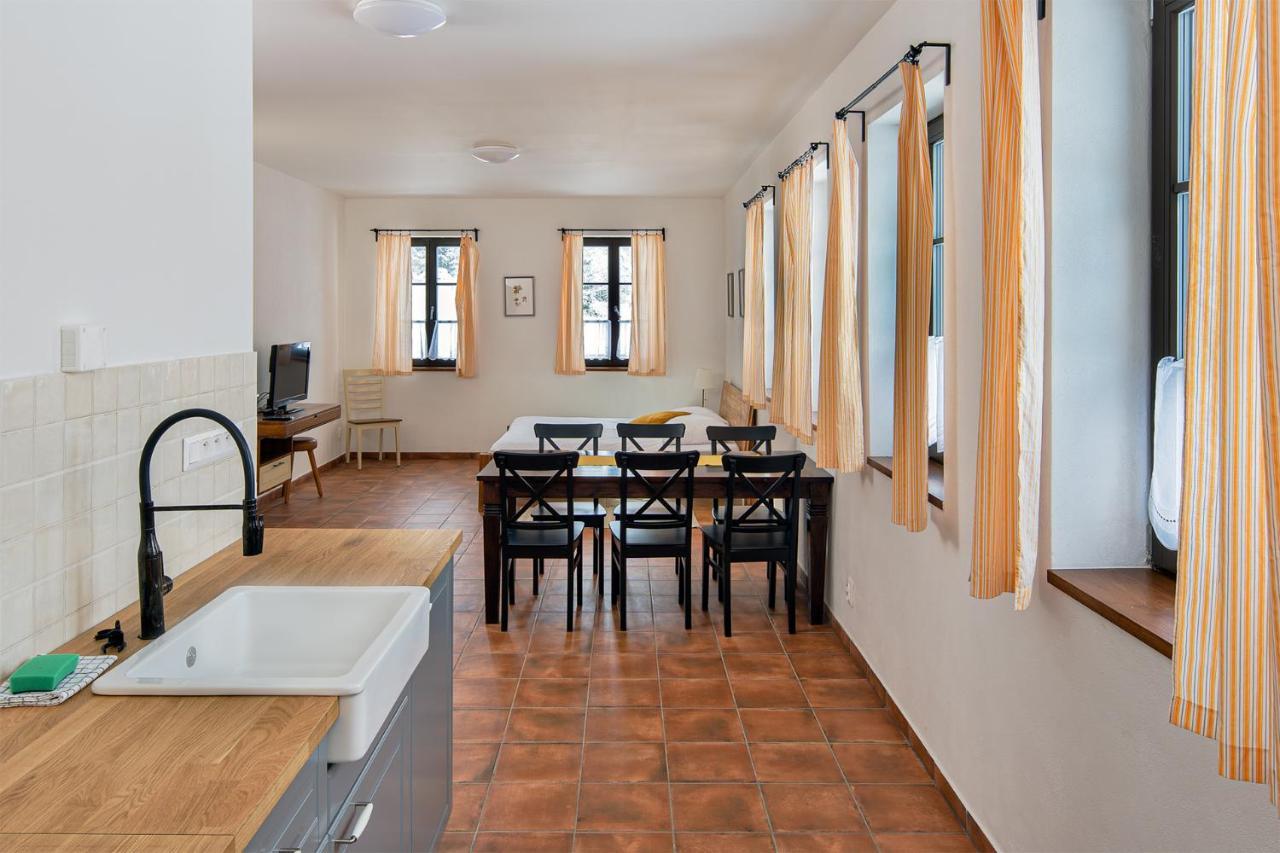 Hotel Dvur Liskovy Vrch Strazny Esterno foto