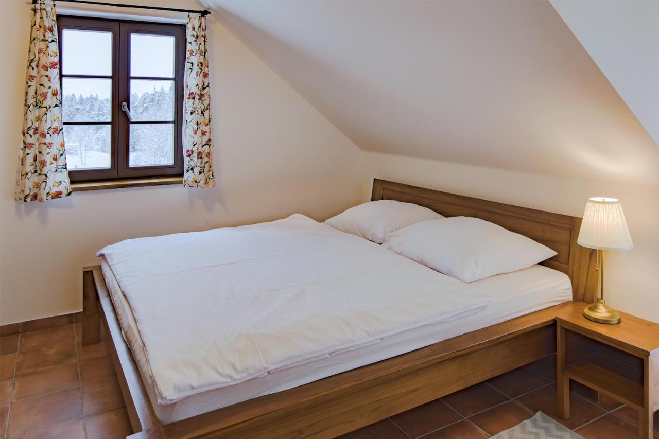 Hotel Dvur Liskovy Vrch Strazny Esterno foto