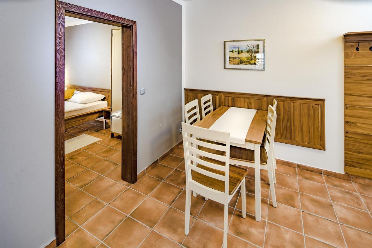 Hotel Dvur Liskovy Vrch Strazny Esterno foto