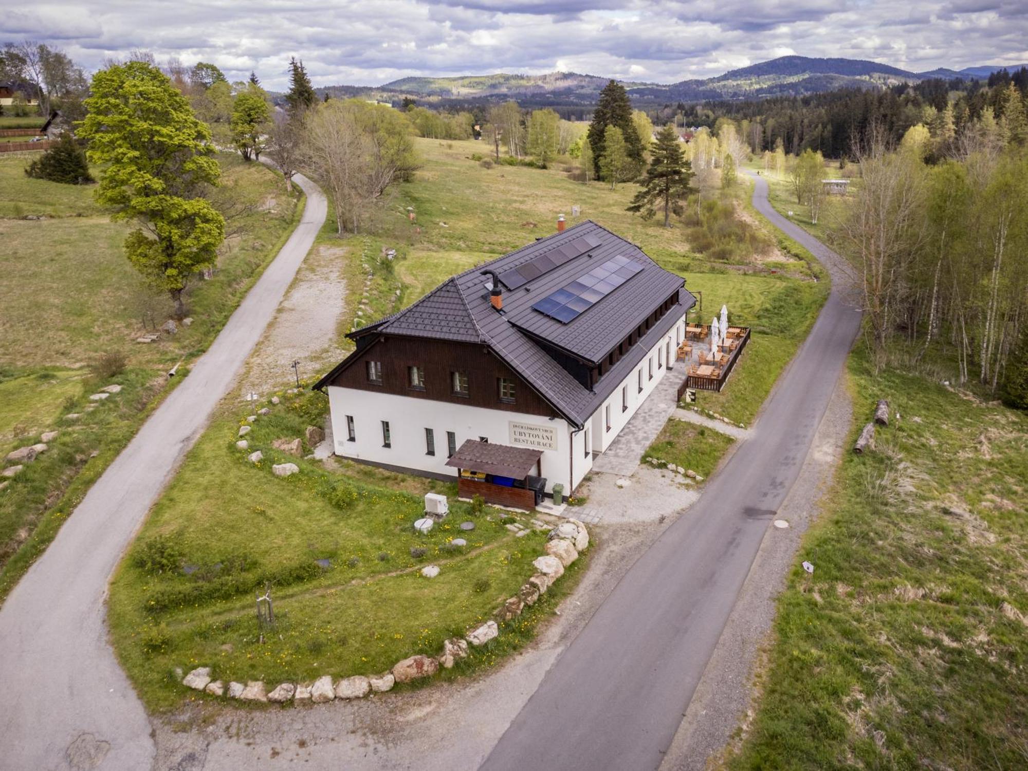 Hotel Dvur Liskovy Vrch Strazny Esterno foto
